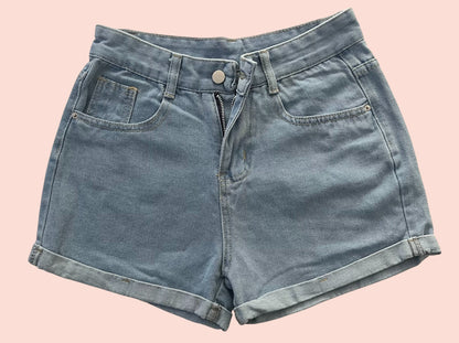 Short en jean bleu clair